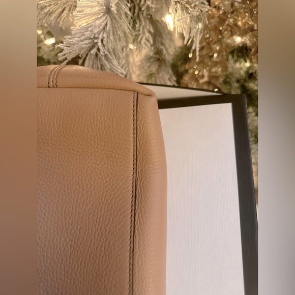 Authentic Gucci Soho Should Bag in Beige - Picture 11 of 16